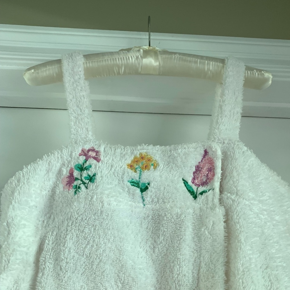 Vintage Anne Lewis white floral embroidery towel dress